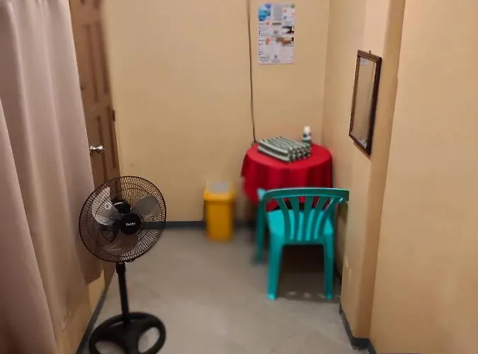 Antoine'S Despacito Near Airport Quarantine Accomodation Doh Accredited 호스텔 마닐라