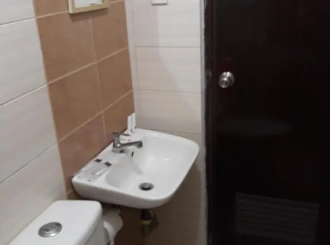 호스텔 Antoine'S Despacito Near Airport Quarantine Accomodation Doh Accredited